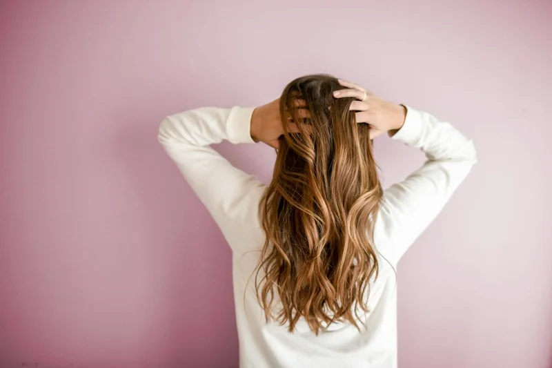 Extensiones de pestañas volumen ruso y efecto híbrido